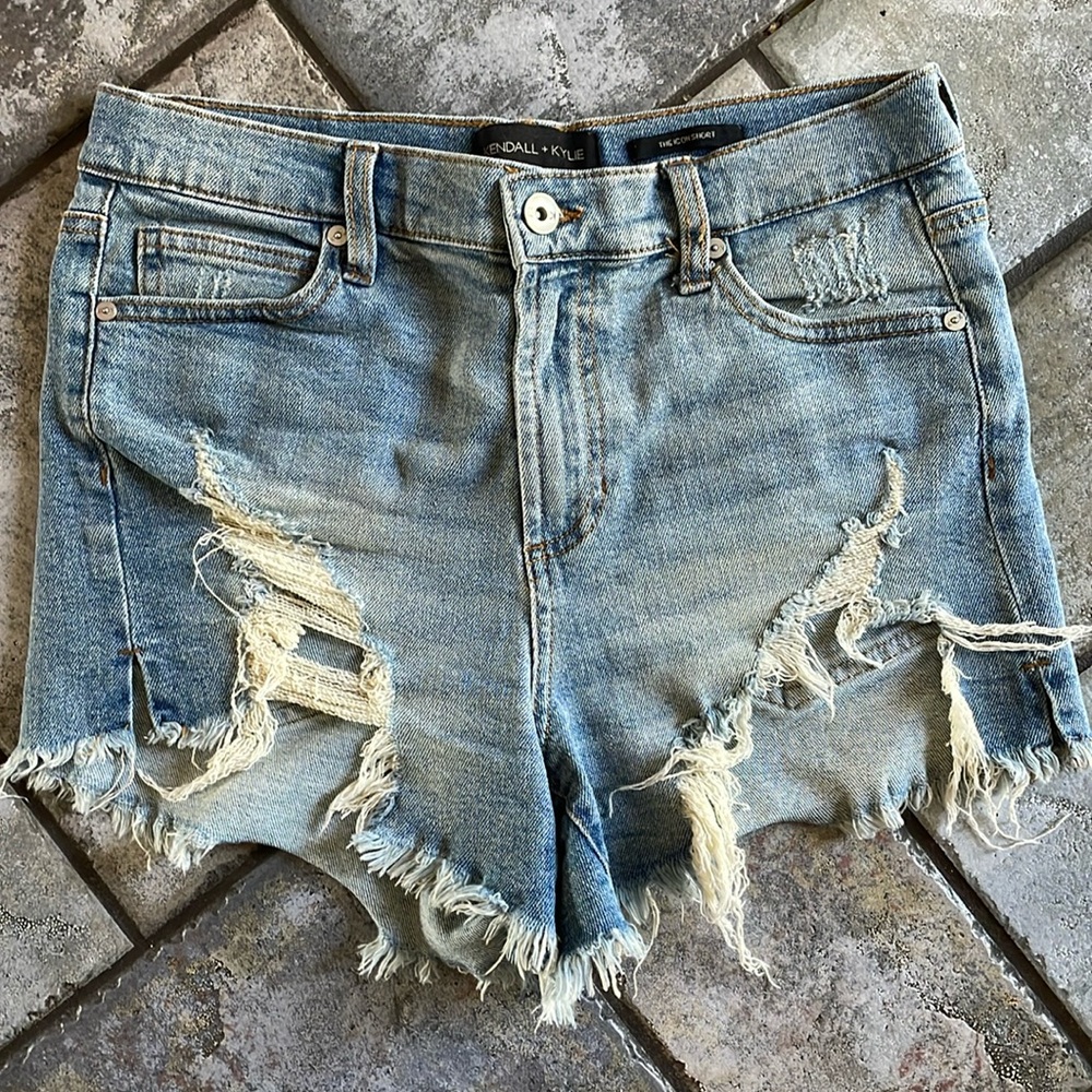 Kendall + Kylie women’s The Icon Short size 7/28